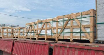  芝麻白花岗岩地铺石出口专车-泰国游