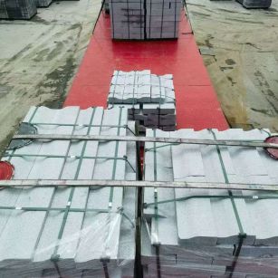  芝麻白仿形加直形路沿石出货日常