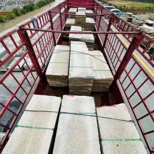  黄金麻花岗岩荔枝面，光面毛板装车完成