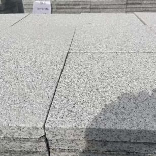  白麻花岗岩石材推荐 荔枝面地铺石