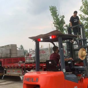  黄金麻冰裂纹，地铺石装车