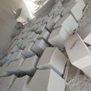  白麻花岗岩异形坐凳