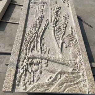  黄金麻雕刻板浮雕迎客松