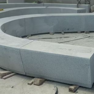  芝麻白花岗岩光面弧形坐凳