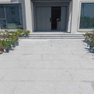  芝麻白花岗岩地铺石地面铺装