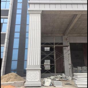  芝麻白光面花岗岩门楼大柱（罗马柱）配雕花底座