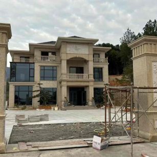  黄金麻花岗岩别墅雕花外墙干挂配上门口雕花罗马柱