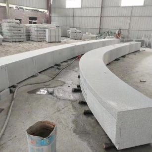 芝麻白花岗岩石板材 园林光面弧形坐凳