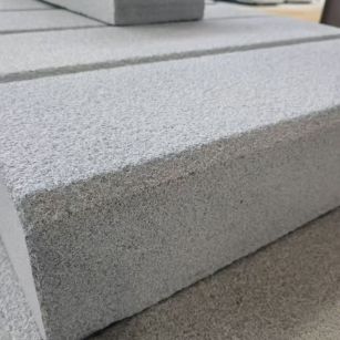  芝麻灰荔枝面路沿石