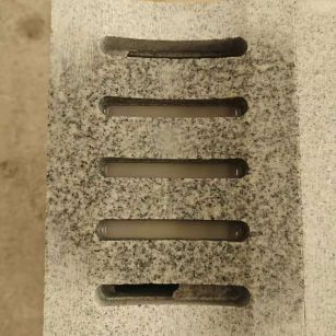  芝麻白拉丝面花岗岩U型开槽排水槽