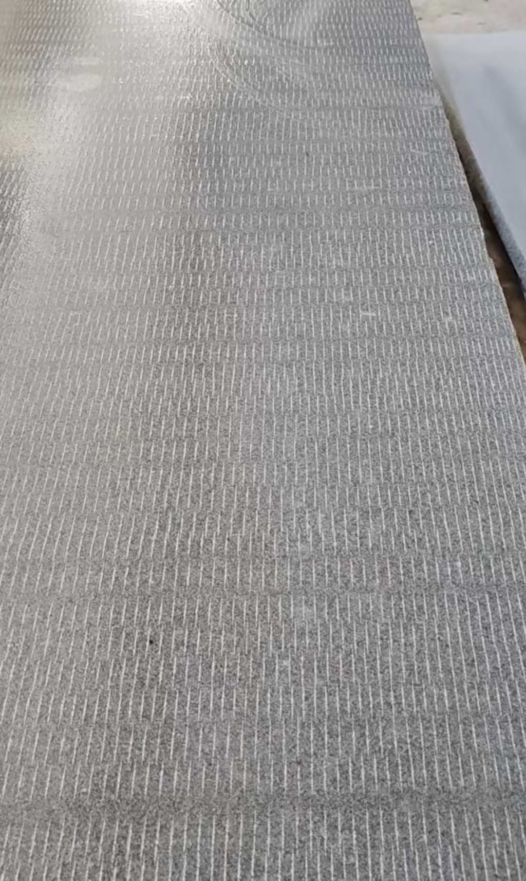  芝麻灰花岗岩斧剁面，刀斩面