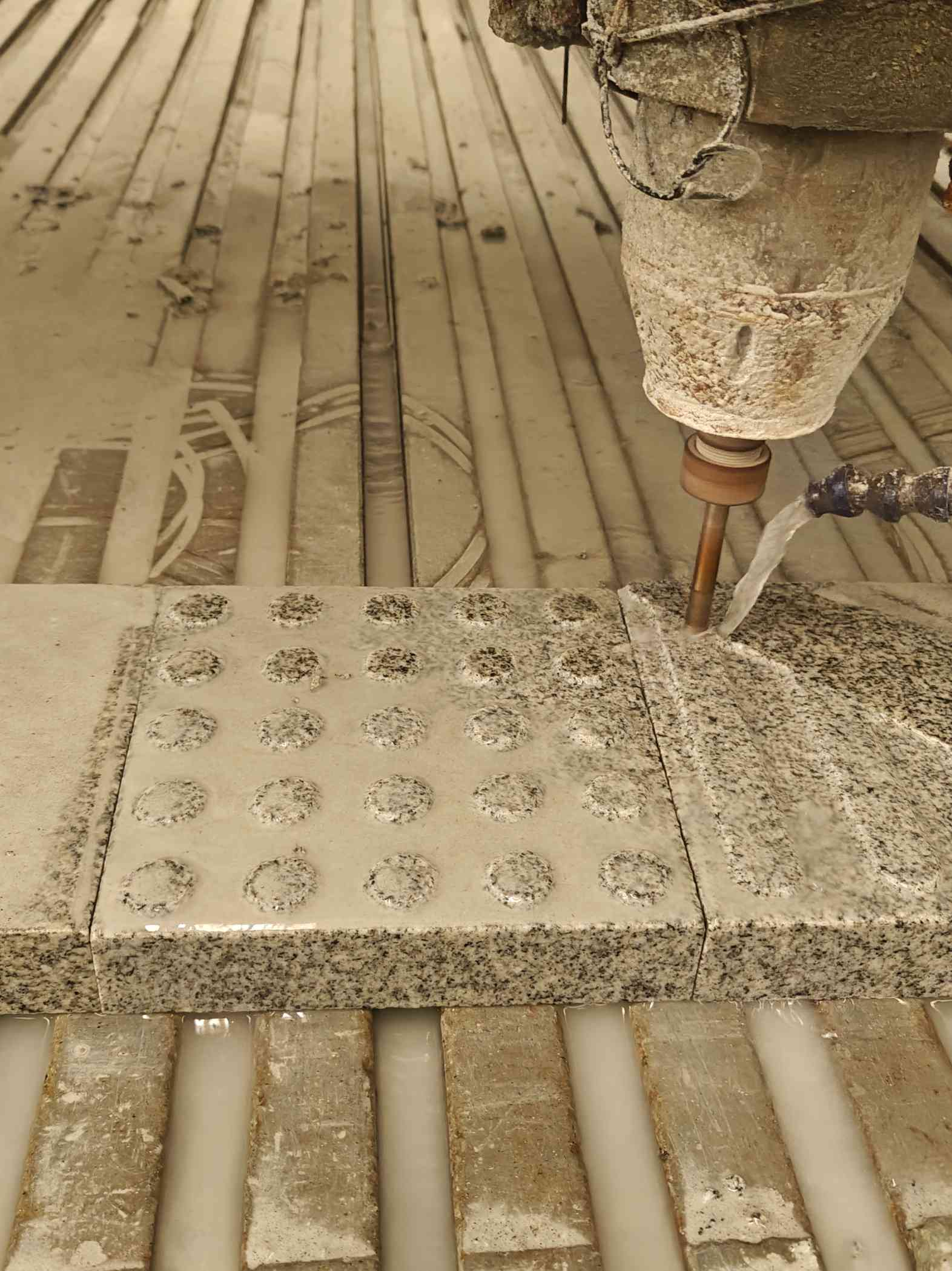  芝麻白花岗岩石材盲人石、盲道石、盲点石