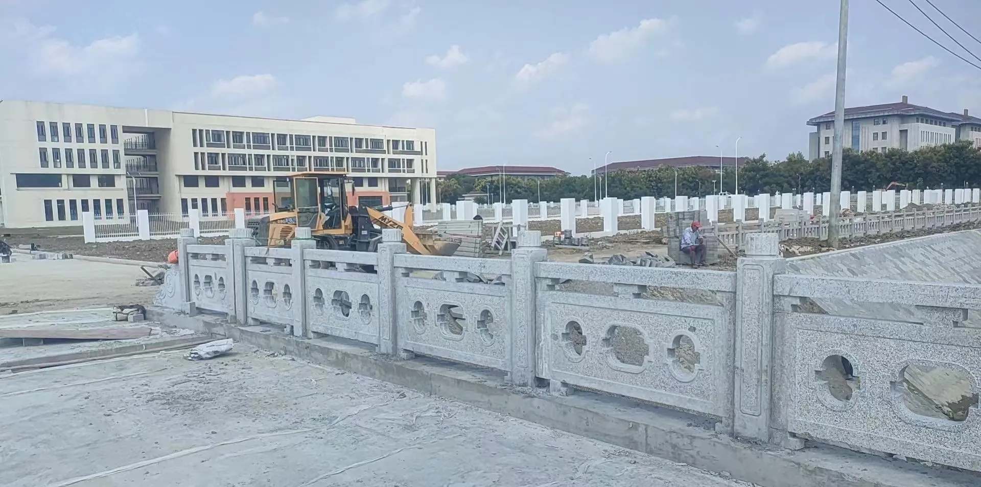  白麻花岗岩荔枝面河道栏杆