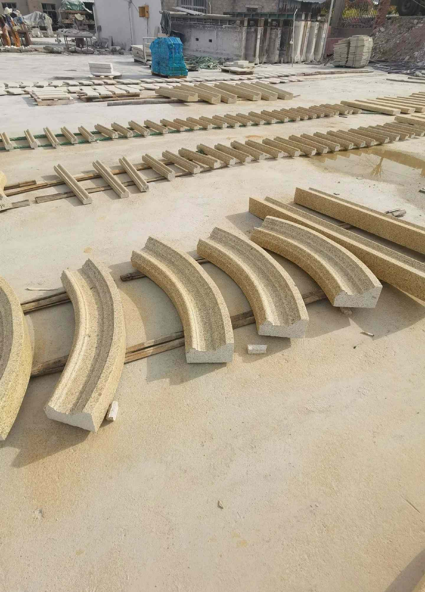  黄金麻花岗岩别墅线条