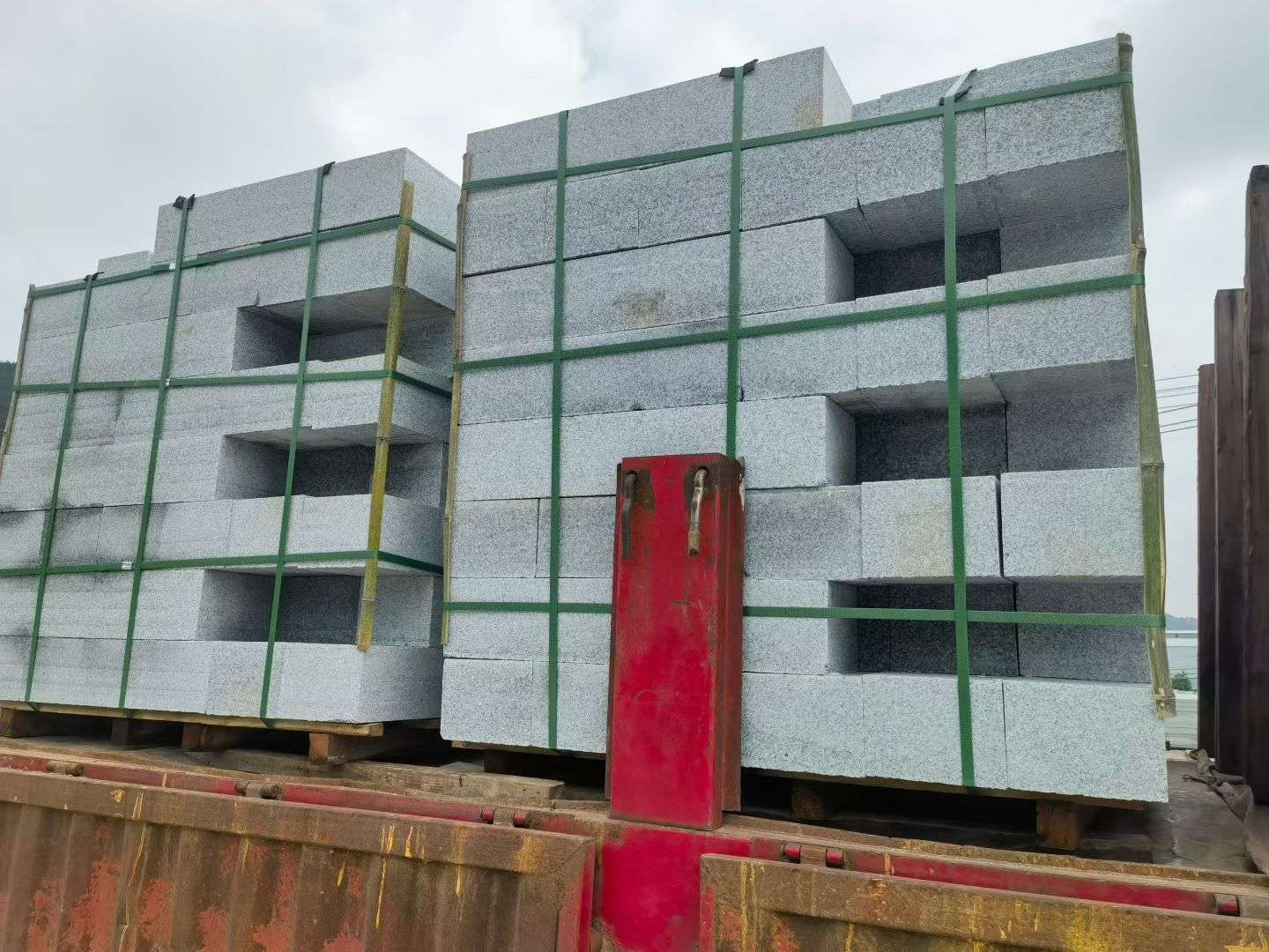  芝麻白花岗岩路沿石，平石，路侧石，马路牙子，路缘石，立缘石，平缘石等