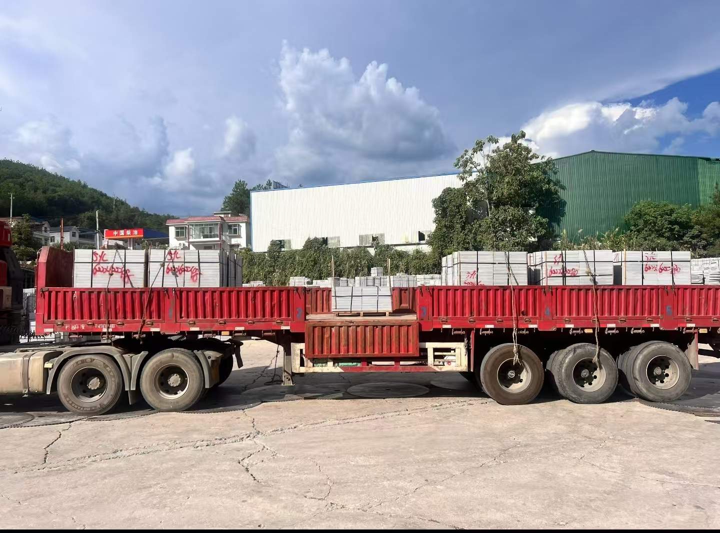  芝麻灰花岗岩地铺石出货日常