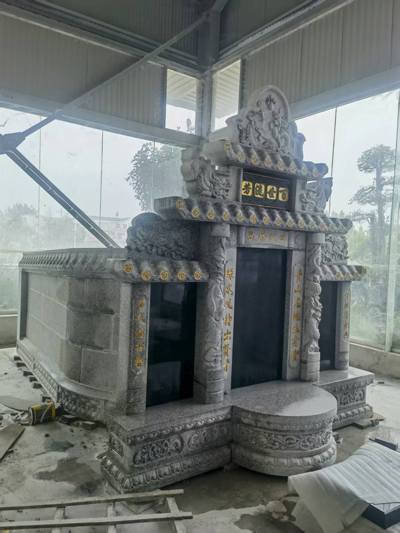  芝麻白墓碑效果展示图