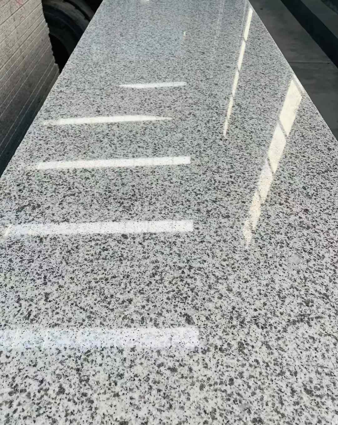  白麻花岗岩光面毛板