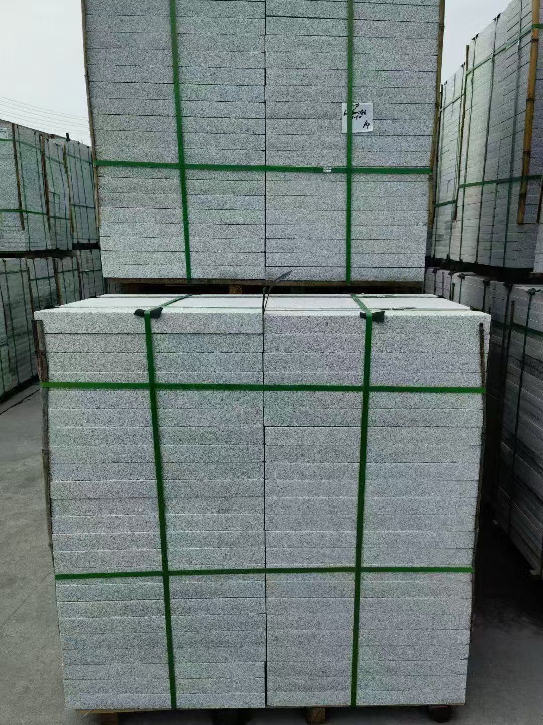  芝麻白火烧，园林广场市政工程地铺石，1.8~5.0厚均有现货