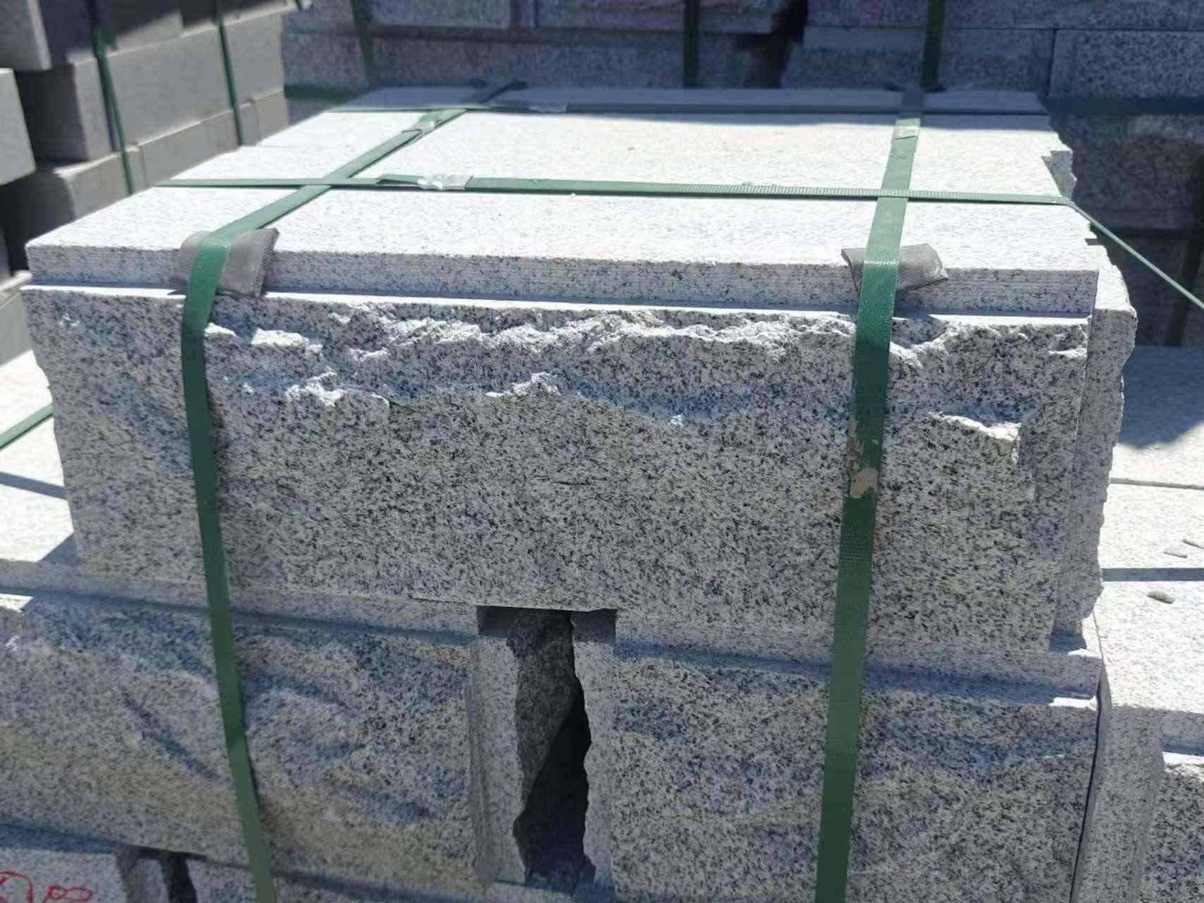  芝麻白花岗岩自然面成品