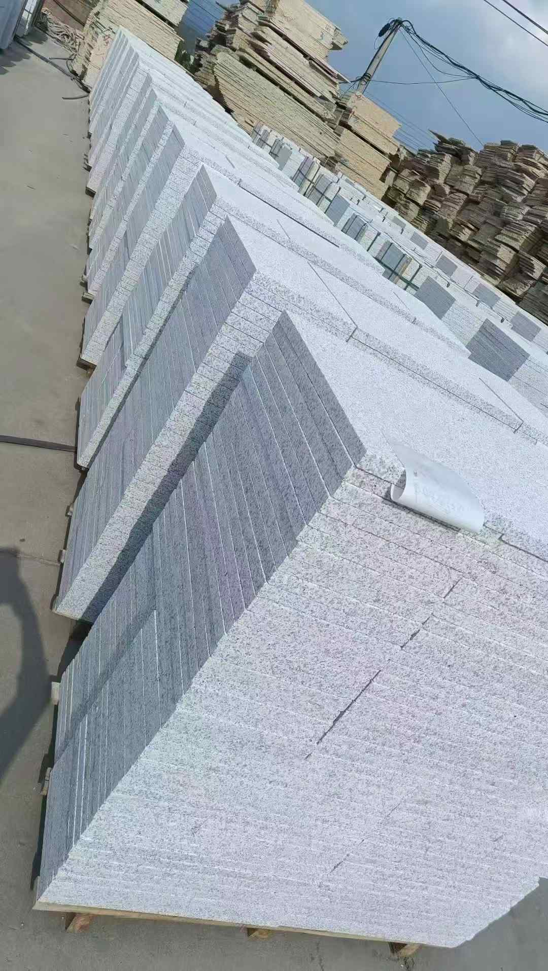  白麻荔枝面花岗岩地铺石