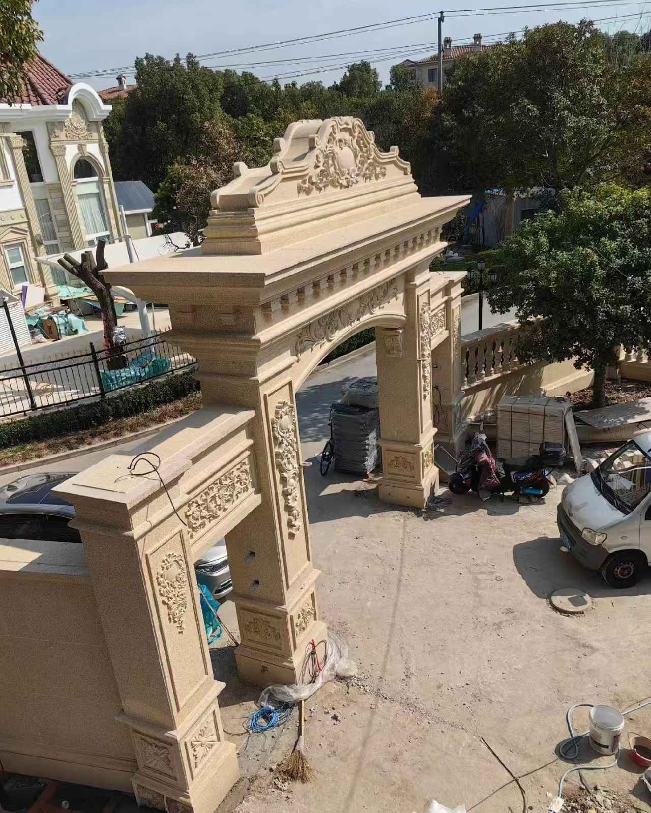  黄金麻荔枝面花岗岩别墅门楼