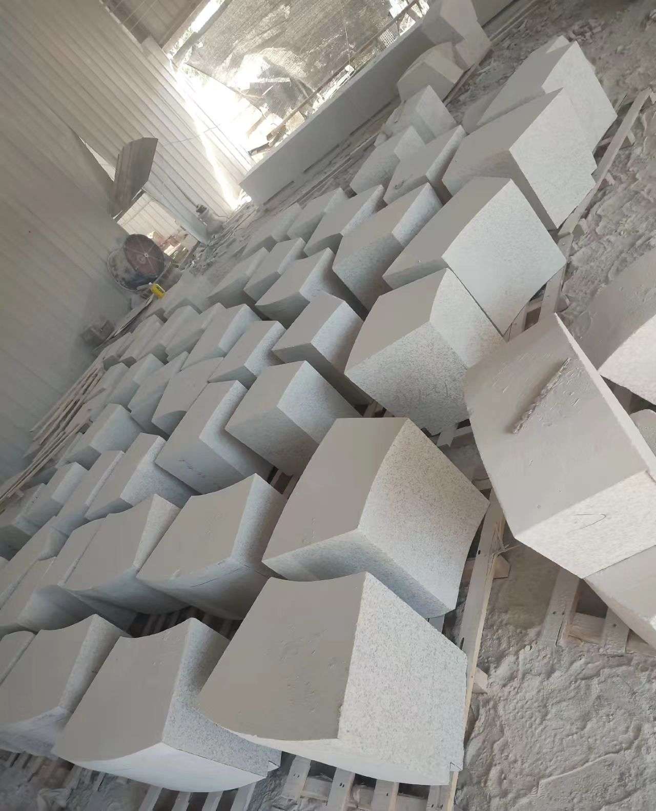  白麻花岗岩异形坐凳