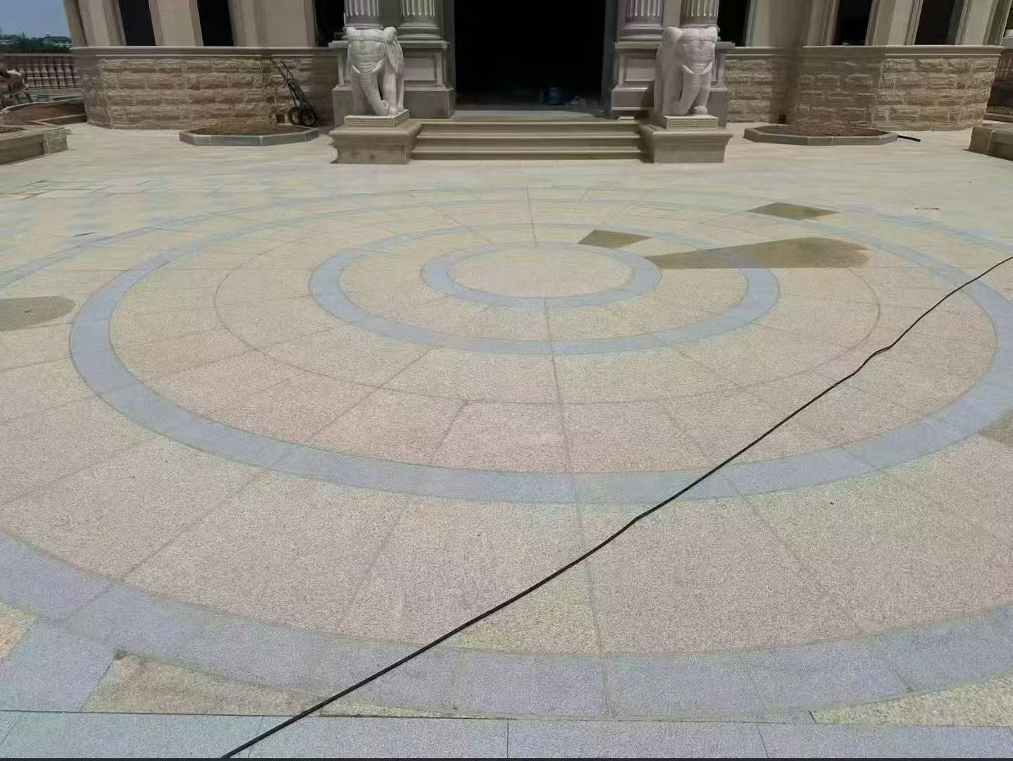  黄金麻芝麻灰花岗岩石材地铺拼接效果