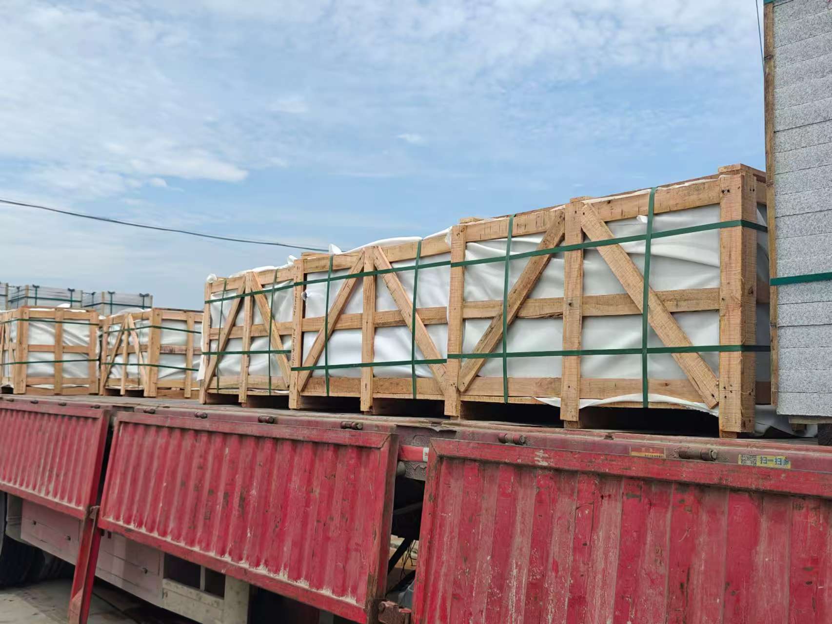  芝麻白花岗岩地铺石出口专车-泰国游