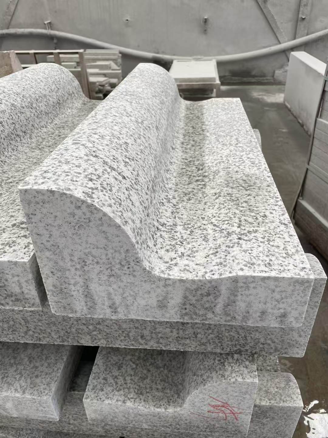  白麻花岗岩S型路沿石，路侧石，马路牙子等